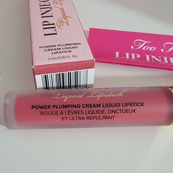 Too faced Lip Injection Liquid lipstick in Big Lip Energy - Picture 6 of 12